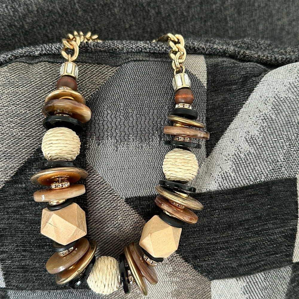 Ladies necklace
